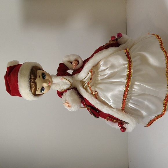 Big Eyed Bradley Doll PLAYS JINGLE BELLS - Picture 2 of 7